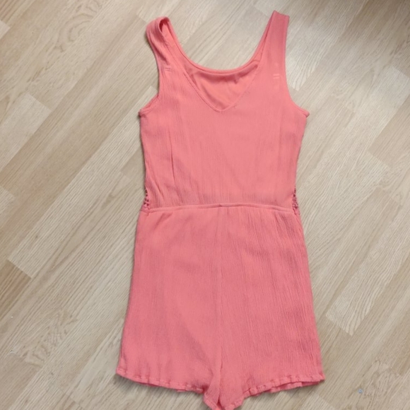 Maurices Coral Romper. Summer Beach Resort Vacation Fun Vibrant - Picture 3 of 5